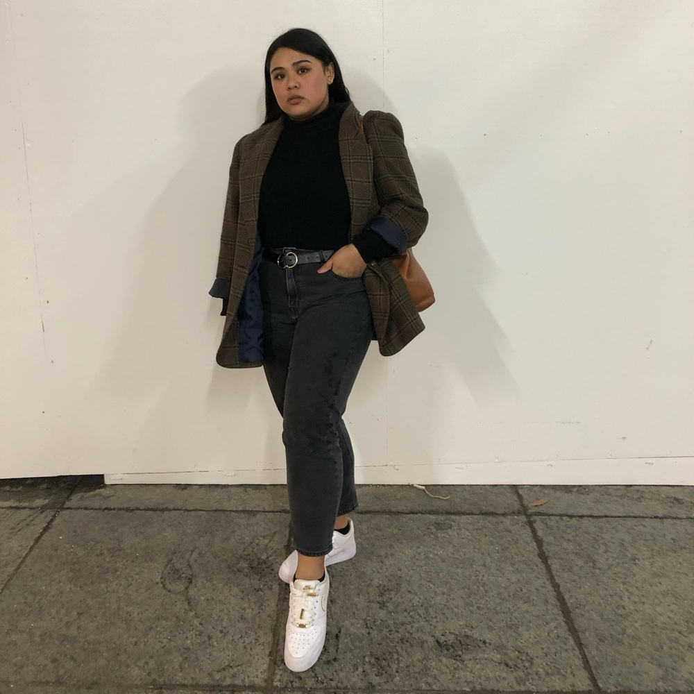 I only purchase on Poshmark ☺️